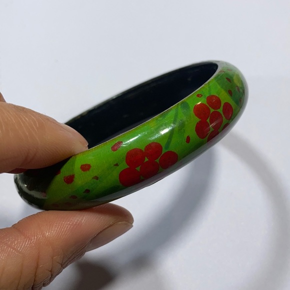 🍀 2 for $20 Green Painted Wooden Bangle. Snake design. Light weight. - Picture 4 of 5